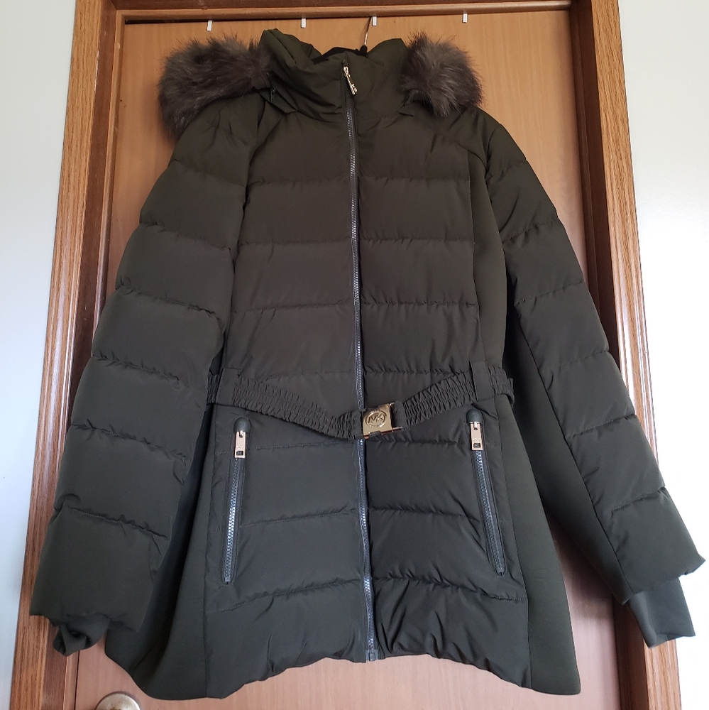 Michael Kors Green Puffer Jacket with Quilted Design and Hood
